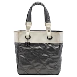 Tote Paris Biarritz in tela rivestita trapuntata bicolore piccola grigia Chanel