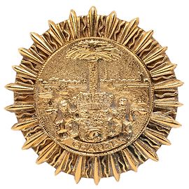 Chanel Brosche vergoldet, Wappen-Medaillon mit Sonnenstrahl-Motiv