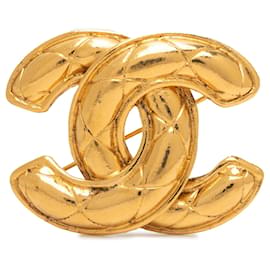 Gold Chanel CC vergoldete gesteppte Brosche