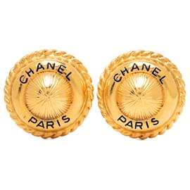 Orecchini a clip rotondi con logo Chanel CC placcati in oro