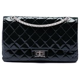 Borsa a tracolla Chanel Reissue 2.55 Double Flap 227 in vernice matelassé blu