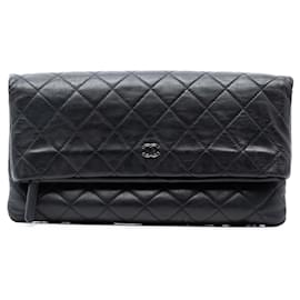 Chanel CC Beauty Foldover Clutch aus schwarzem gestepptem Lammleder