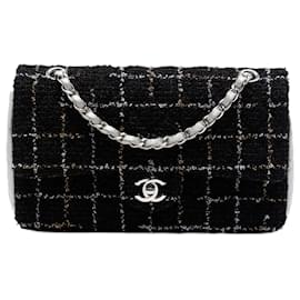 Borsa a tracolla Chanel Medium Classic Double Flap in tweed matelassé nero e nappa metallizzata