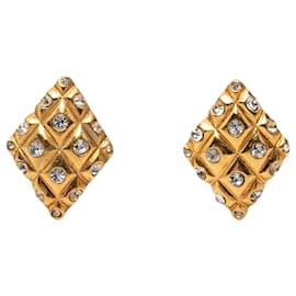 Chanel CC vergoldete Strass-Clip-Ohrringe mit gestepptem Rhombus-Muster