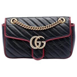 Gucci Medium GG Marmont Matelassé Schultertasche aus schwarzem Leder mit Torchon-Griff