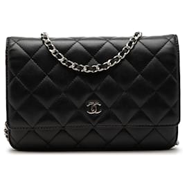 Borsa a tracolla Chanel CC in pelle di agnello matelassé nera Wallet On Chain
