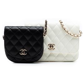 Borsa a tracolla con patta Chanel CC Quilted Lambskin Side Packs Nera