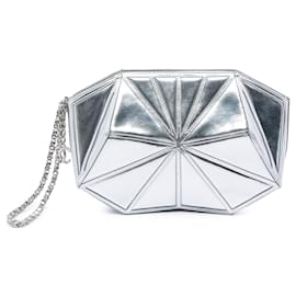 Chanel Midnight Swim Wristlet Clutch aus metallischem Lammleder in Silber