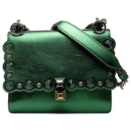Borsa a tracolla Fendi Small Leather Scalloped Kan I Verde