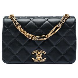 Borsa a tracolla Chanel Small Quilted Lambskin On And On Chain Flap nera