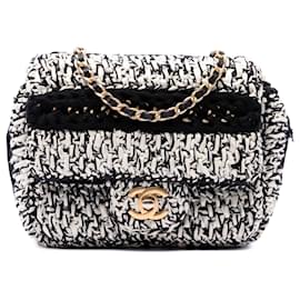 Borsa a tracolla Chanel Love Flap in rafia intrecciata bianca