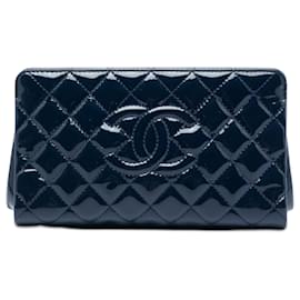 Clutch Timeless in vernice matelassé blu Chanel CC