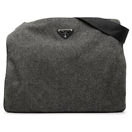 Borsa a tracolla Prada in lana grigia