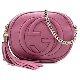 Mini borsa a tracolla Soho in pelle di vitello martellata rosa Gucci con catena