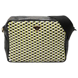 Prada Perspective Cubes Schultertasche aus Leder in Schwarz