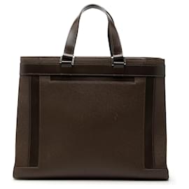 Borsa Business Louis Vuitton Taiga Kasbek PM Marrone