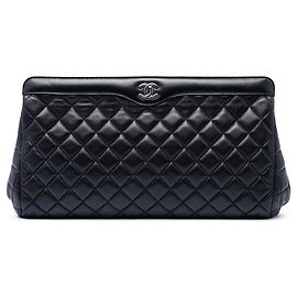 Chanel CC Frame Clutch aus gestepptem Lammleder in Schwarz