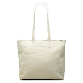 Prada Vitello Daino Tote Weiß