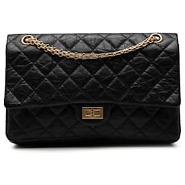 Borsa a tracolla Chanel Reissue 2.55 Double Flap 226 in pelle di vitello matelassé nera