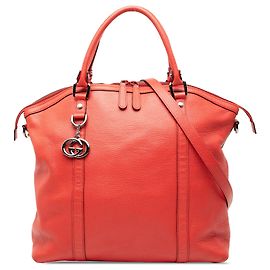 Bolso Dome Satchel Gucci Large de piel rojo con colgante GG