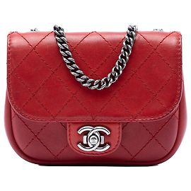Borsa a tracolla Chanel Paris Dallas in pelle di capra rossa con cuciture Wild Stitch