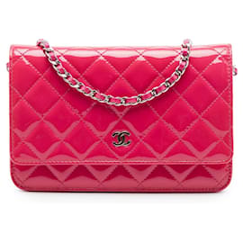 Borsa a tracolla Chanel CC Quilted Patent Wallet on Chain Rosa