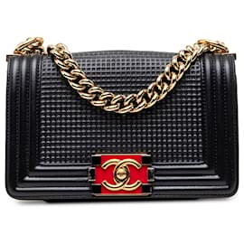 Borsa a tracolla Chanel Boy Flap Small in pelle d'agnello goffrata a cubi blu