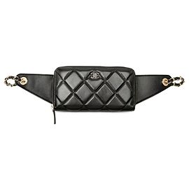 Cinturón bolso de cintura Chanel CC de piel de cordero acolchada negra con cadena