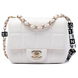 Borsa a tracolla Chanel Mini Quilted Lambskin Resin Crystal Square Monacoco Flap Bianca