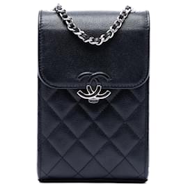 Portacellulare Chanel CC trapuntato in pelle Caviar nera con tracolla a catena