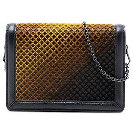 Bolsa Tiracolo Mini Montebello Crisscross em Couro Preto e Veludo Ombré Bottega Veneta