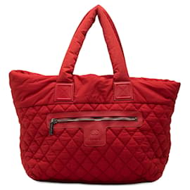 Borsa tote Chanel Coco Cocoon media in nylon matelassé rosso