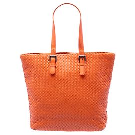 Tote Bottega Veneta in Nappa Intrecciato Arancione con tracolla a cintura