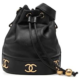 Chanel Caviar Triple CC Beuteltasche mit Kordelzug Schwarz