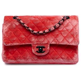 Borsa a tracolla Chanel Medium Classic Double Flap in velluto rosso