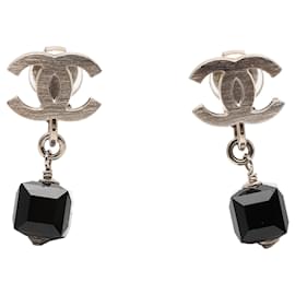 Orecchini a clip Chanel CC a cubo in ottone nero e strass