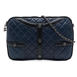 Borsa a tracolla Chanel Girl Small Clutch on Chain in pelle d'agnello matelassé blu