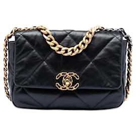 Borsa Chanel 19 Flap Medium in pelle di agnello nera