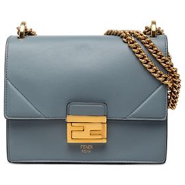 Bolso de hombro pequeño de piel azul Fendi Kan U Chain
