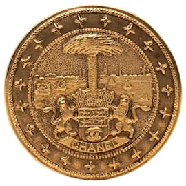 Spilla medaglione Lion Crest placcata oro Gold Chanel CC