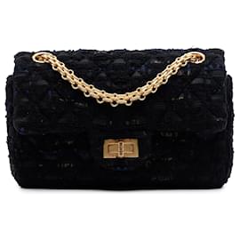 Bolso de hombro Chanel Reissue 2.55 Single Flap en tweed acolchado negro 224