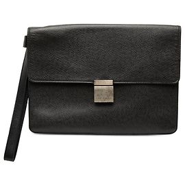 Clutch Selenga in pelle Taiga nera Louis Vuitton