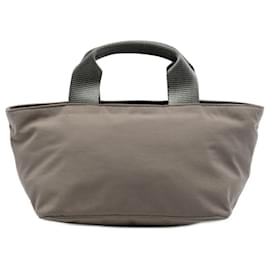 Graue Prada Tessuto Handtasche