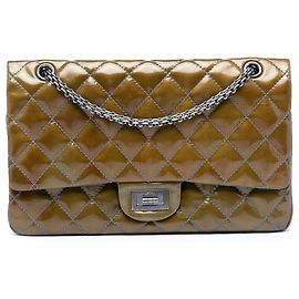 Bolso de hombro Chanel Quilted Patent Reissue 2.55 Double Flap 227 marrón