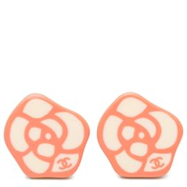 Orecchini a clip Chanel CC in resina Camélia bianco