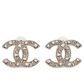 Pendientes Chanel CC bañados en oro con strass y perlas falsas, cierre de presión
