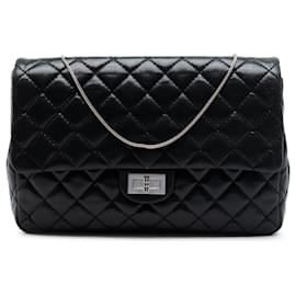 Chanel Reissue 2.55 Chain Flap Schultertasche aus gestepptem irisierendem Lammleder in Schwarz