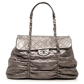 Bolsa Chanel Quilted Metallic Lambskin Sharpei Prateada