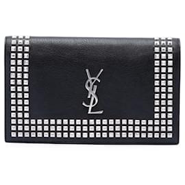 Clutch de couro com monograma e tachas preto Saint Laurent