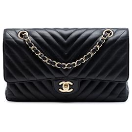 Borsa a tracolla Chanel Medium Classic Chevron in agnello nero con doppia patta